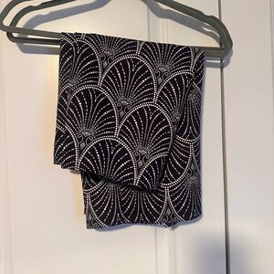 Pattern pencil skirt